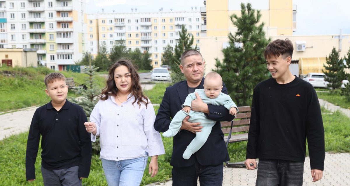 Семьи Кузбасса с третьим ребёнком могут получить миллион рублей на погашение ипотеки