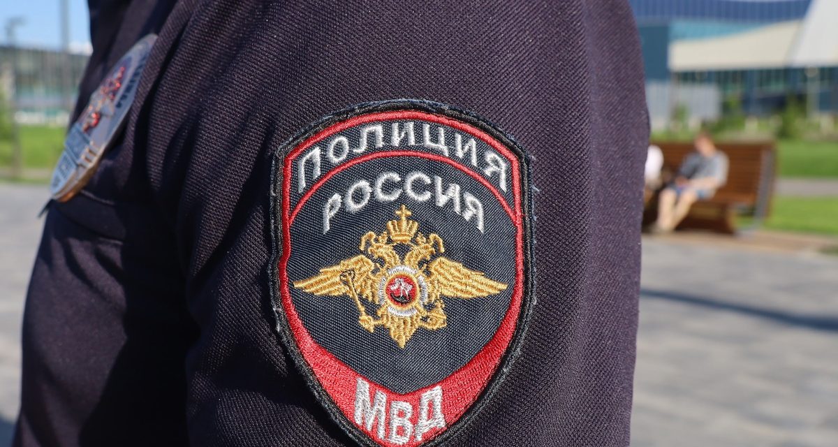 16-летний подросток выбросил из окна больше 1,4 млн рублей после звонка о доставке продуктов